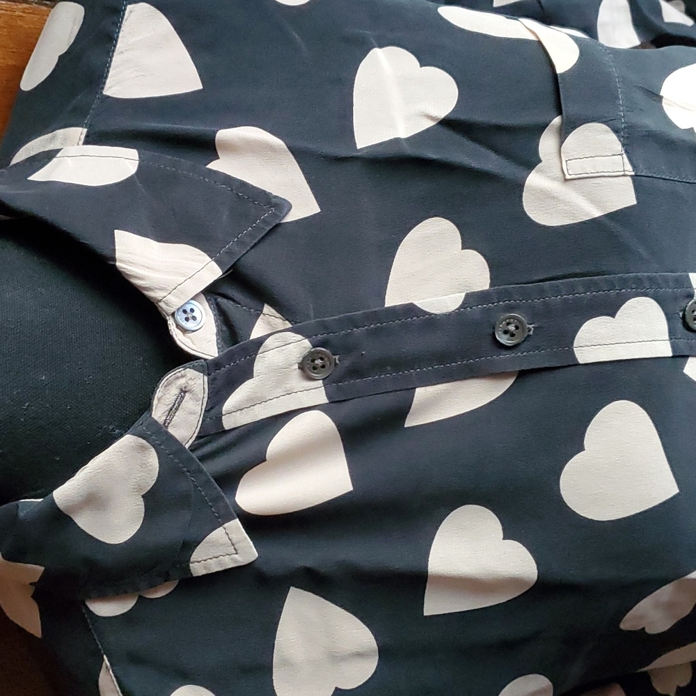 Equipment Silk top with pink hearts Woman's Size S - Picture 3 of 11
